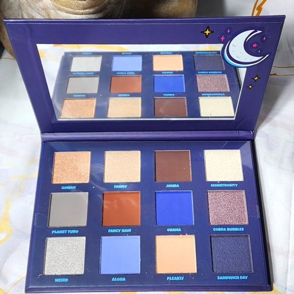 Disney Lilo & Stitch Space Pop! 12 Color Eyeshadow Palette NEW - Picture 1 of 10